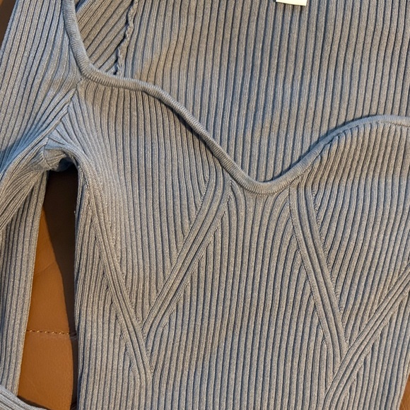 H&M Gray Ribbed Knit Top - Picture 3 of 4